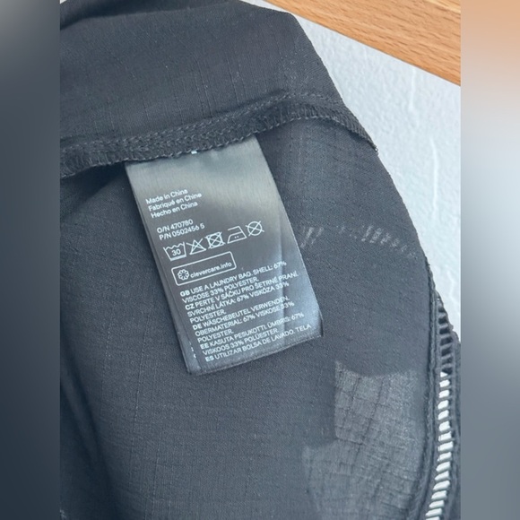 H&M Divided Black Ruffle Hem Tank Top Size 4 - Picture 6 of 6